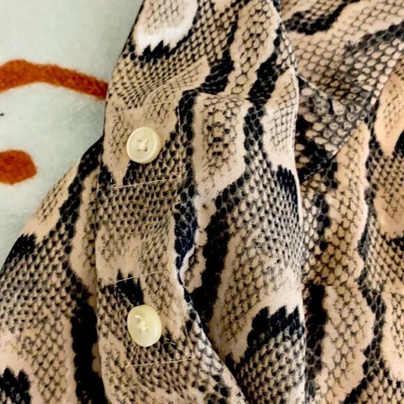 Express Woman’s Snake Print Dress with Belt. Size S - Picture 10 of 16